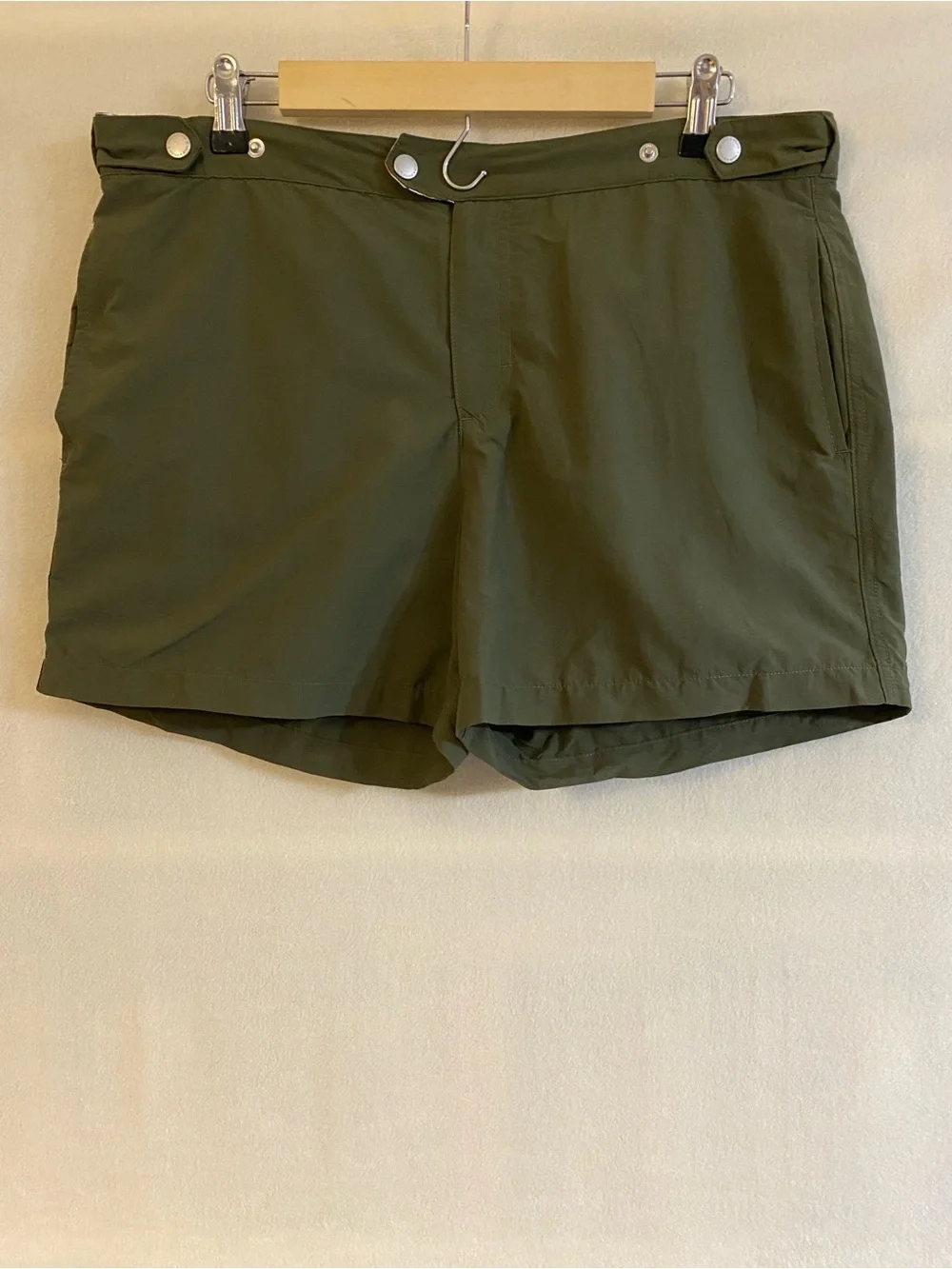 Solid & Striped olive green adjustable waist lined Kennedy swim trunks shorts